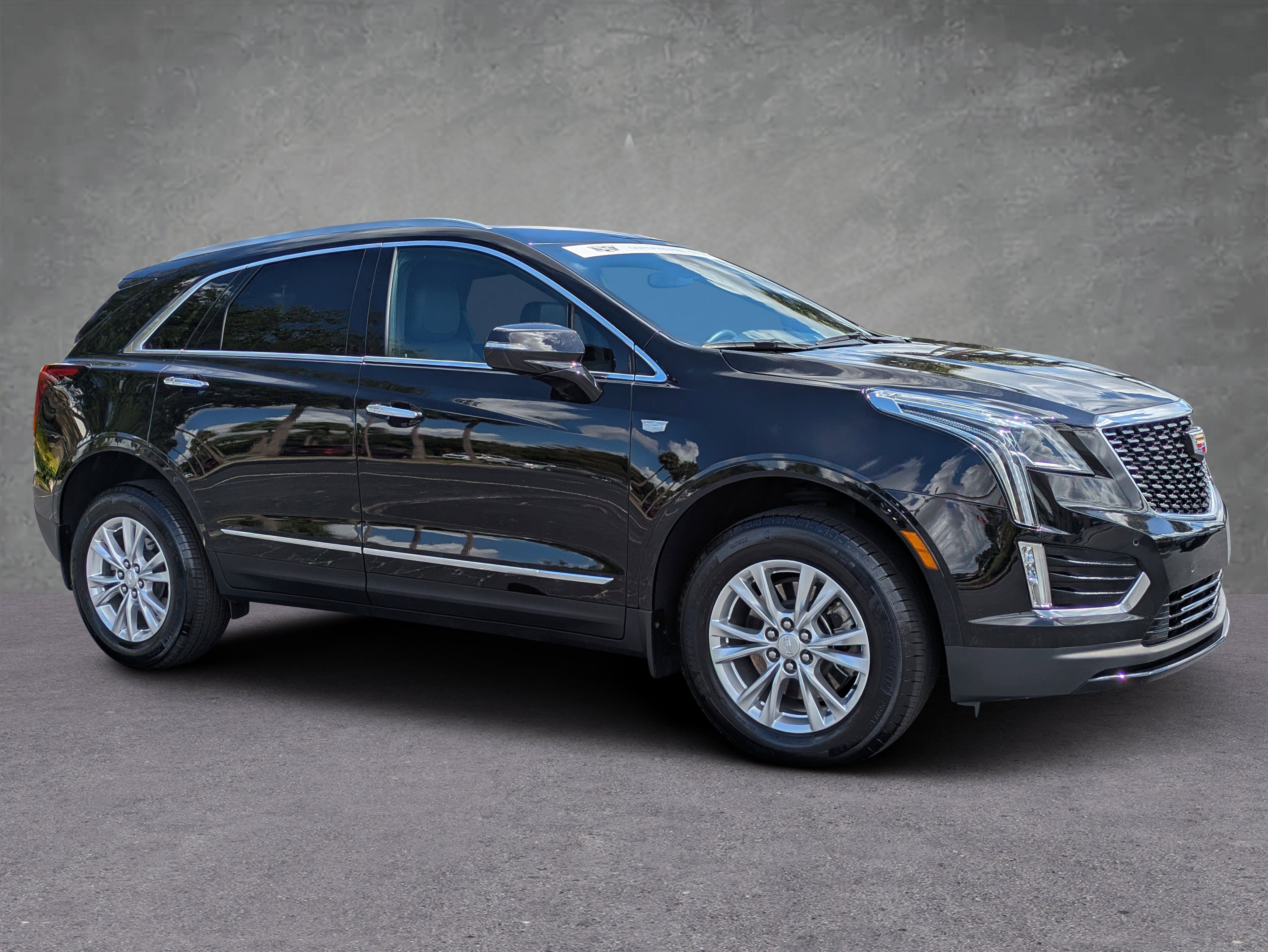 Certified 2025 Cadillac XT5 Luxury FWD image 5