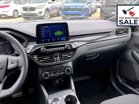 Used 2025 Ford Escape ST-Line AWD/4WD image 6