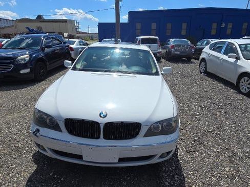 Used 2008 BMW 750i RWD image 2