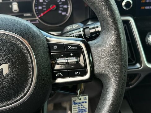 Used 2022 Kia Sorento LX FWD image 18