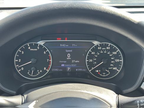 Used 2025 Nissan Altima 2.5 SV FWD image 40