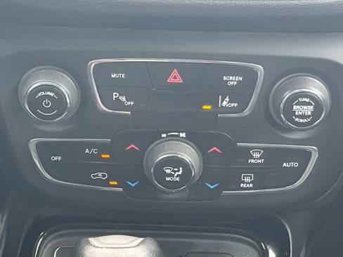 Used 2018 Jeep Compass Limited w/ Navigation Group FWD image 27