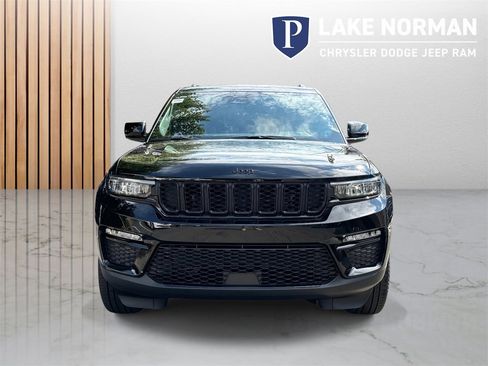 New 2025 Jeep Grand Cherokee Limited w/ Luxury Tech Group II image 3