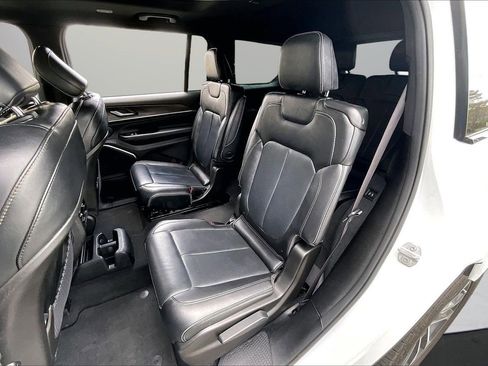 Certified 2023 Jeep Grand Cherokee L Overland image 24