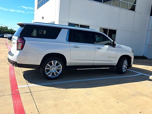 Used 2021 Chevrolet Suburban High Country RWD image 9