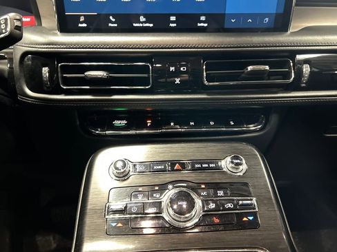 Used 2021 Lincoln Nautilus AWD image 18