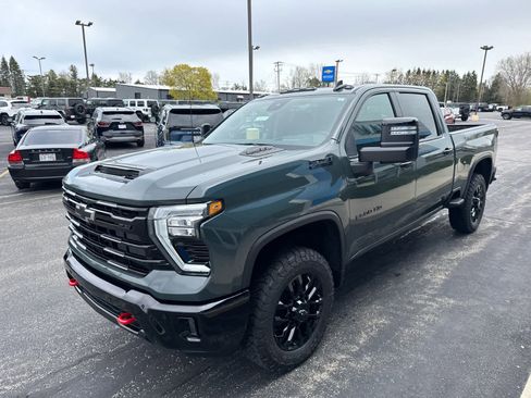 Used 2026 Chevrolet Silverado 2500 LTZ w/ LTZ Plus Package AWD/4WD image 11