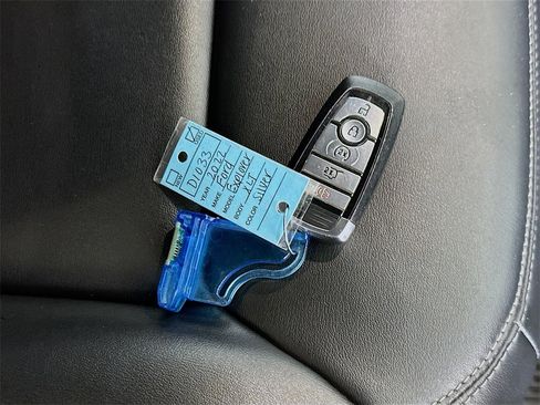 Used 2022 Ford Explorer XLT w/ Equipment Group 202A image 36