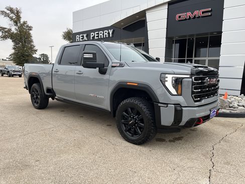 Used 2025 GMC Sierra 2500 AT4 w/ AT4 Premium Plus Package image 2