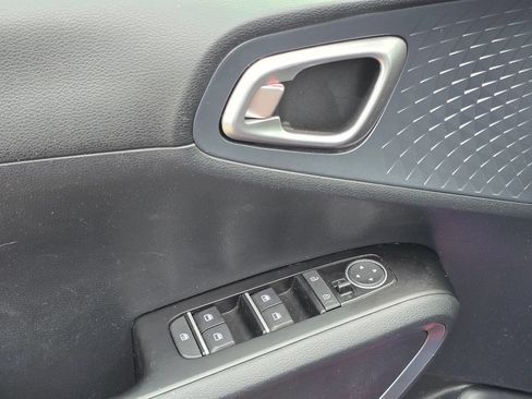 Used 2021 Kia Soul GT-Line FWD image 29