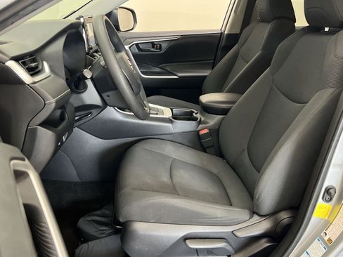 Used 2019 Toyota RAV4 LE w/ All Weather Liner Package AWD/4WD image 12