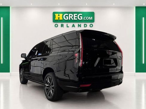 Used 2022 Cadillac Escalade ESV Sport Platinum RWD image 2