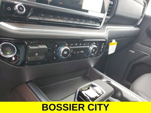 New 2026 GMC Sierra 1500 SLT image 15