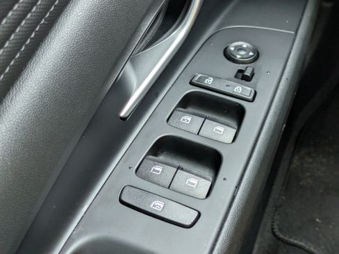 Used 2023 Hyundai Elantra Limited FWD image 21