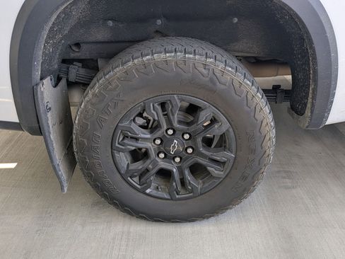 Used 2022 Chevrolet Silverado 1500 ZR2 w/ Technology Package AWD/4WD image 4