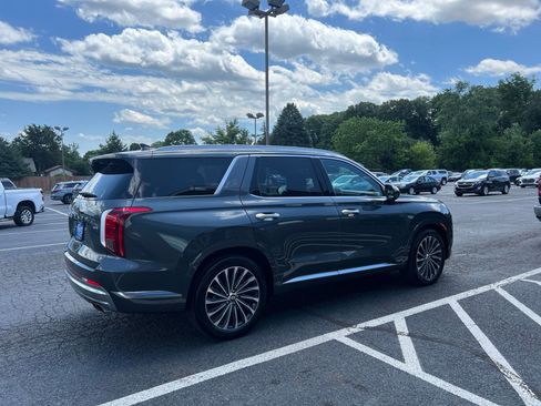 Used 2023 Hyundai Palisade Calligraphy w/ Cargo Package AWD/4WD image 6