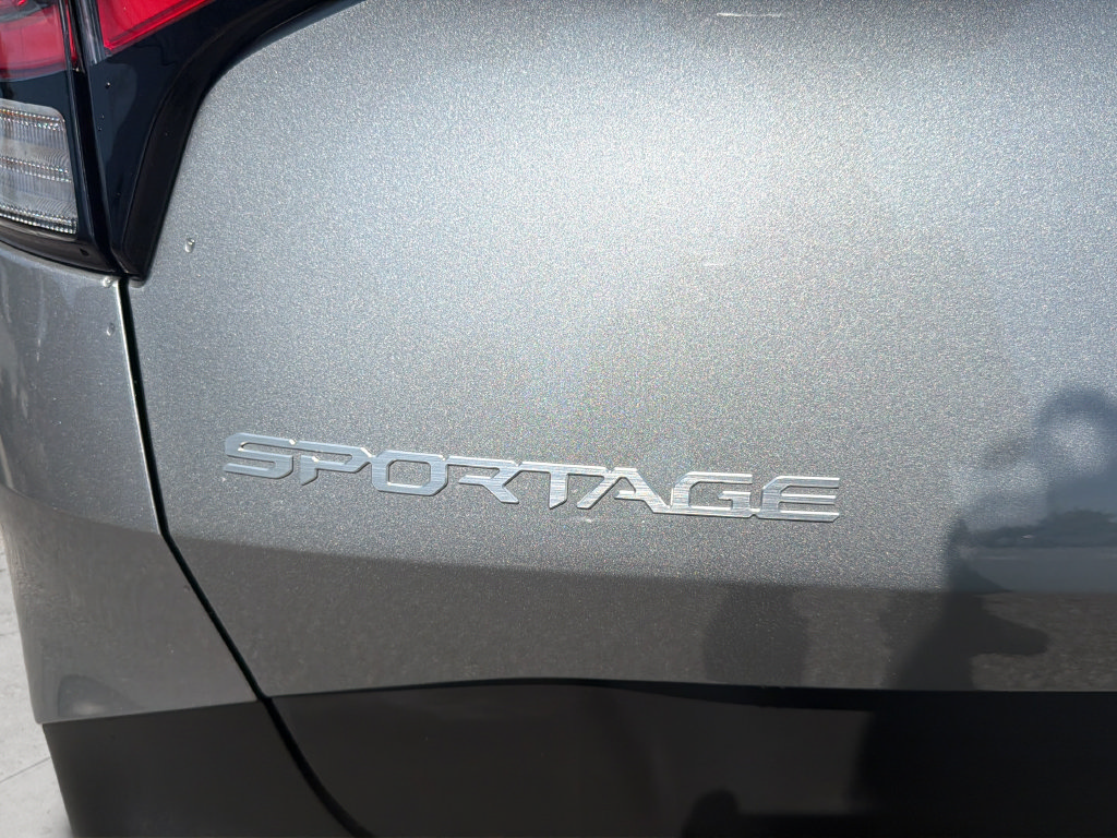 Used 2024 Kia Sportage EX FWD image 17