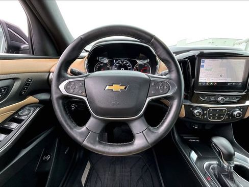 Used 2023 Chevrolet Traverse Premier image 18