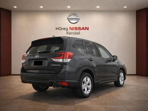 Used 2022 Subaru Forester image 3