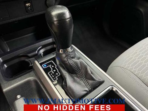 Used 2017 Toyota Tacoma SR5 image 31