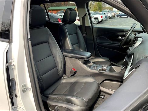 Used 2022 GMC Terrain SLT image 7