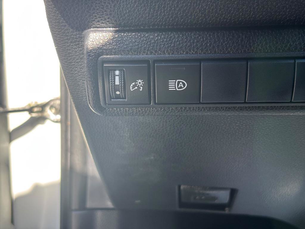 Used 2020 Toyota Corolla SE FWD image 15