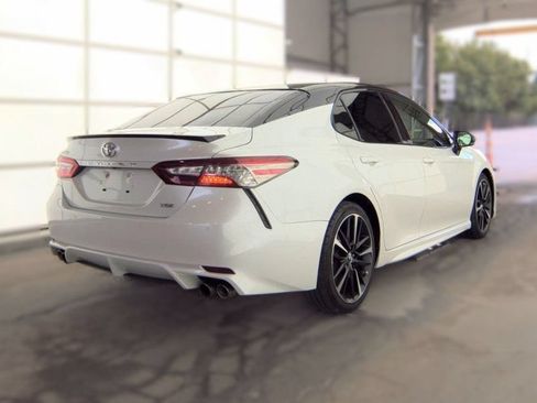 Used 2018 Toyota Camry XSE FWD image 2