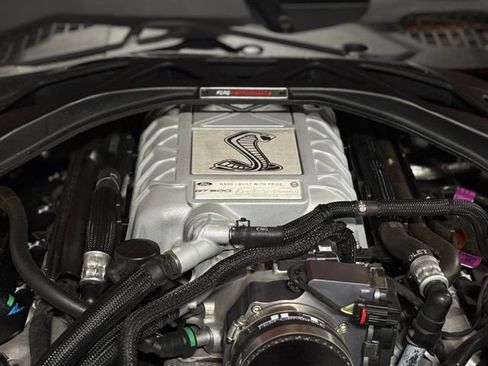 Used 2021 Ford Mustang Shelby GT500 w/ Technology Package image 32