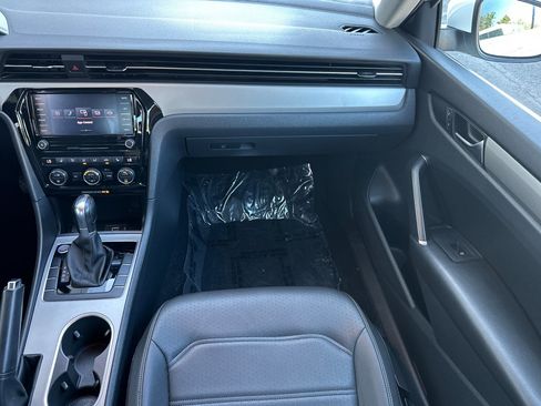 Used 2020 Volkswagen Passat 2.0T SE image 27