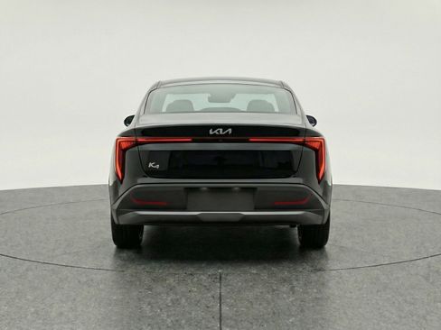 Used 2025 Kia K4 LXS image 6