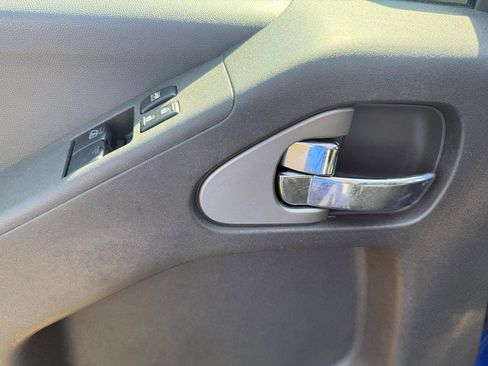 Used 2015 Nissan Frontier SV image 17