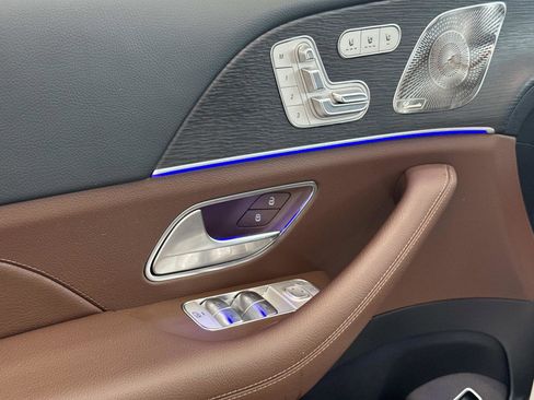Certified 2024 Mercedes-Benz GLS 450 4MATIC image 11