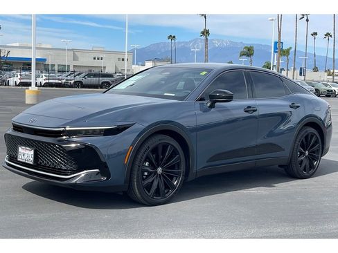 Used 2026 Toyota Crown Nightshade image 2