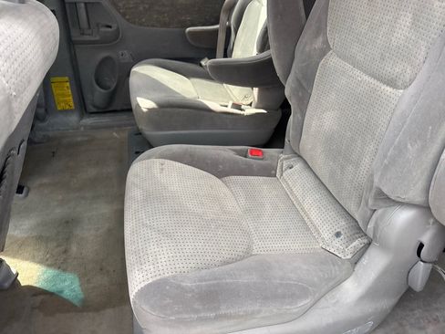 Used 2009 Toyota Sienna LE image 8