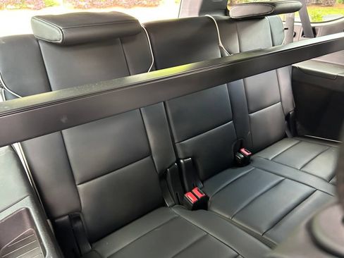 Used 2023 Cadillac Escalade ESV Premium Luxury AWD/4WD image 48