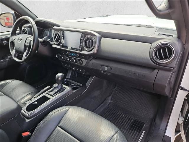 Used 2020 Toyota Tacoma TRD Sport w/ TRD Premium Sport Package AWD/4WD image 23