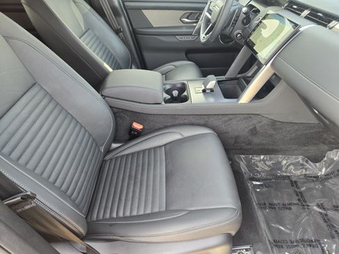 Used 2025 Land Rover Discovery Sport Dynamic SE AWD/4WD image 8