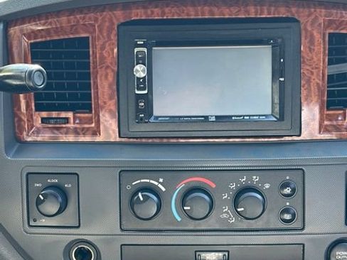 Used 2006 Dodge Ram 2500 Truck SLT AWD/4WD image 32
