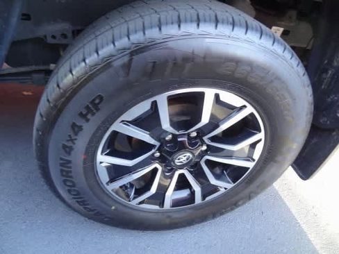 Used 2023 Toyota Tacoma TRD Sport image 23