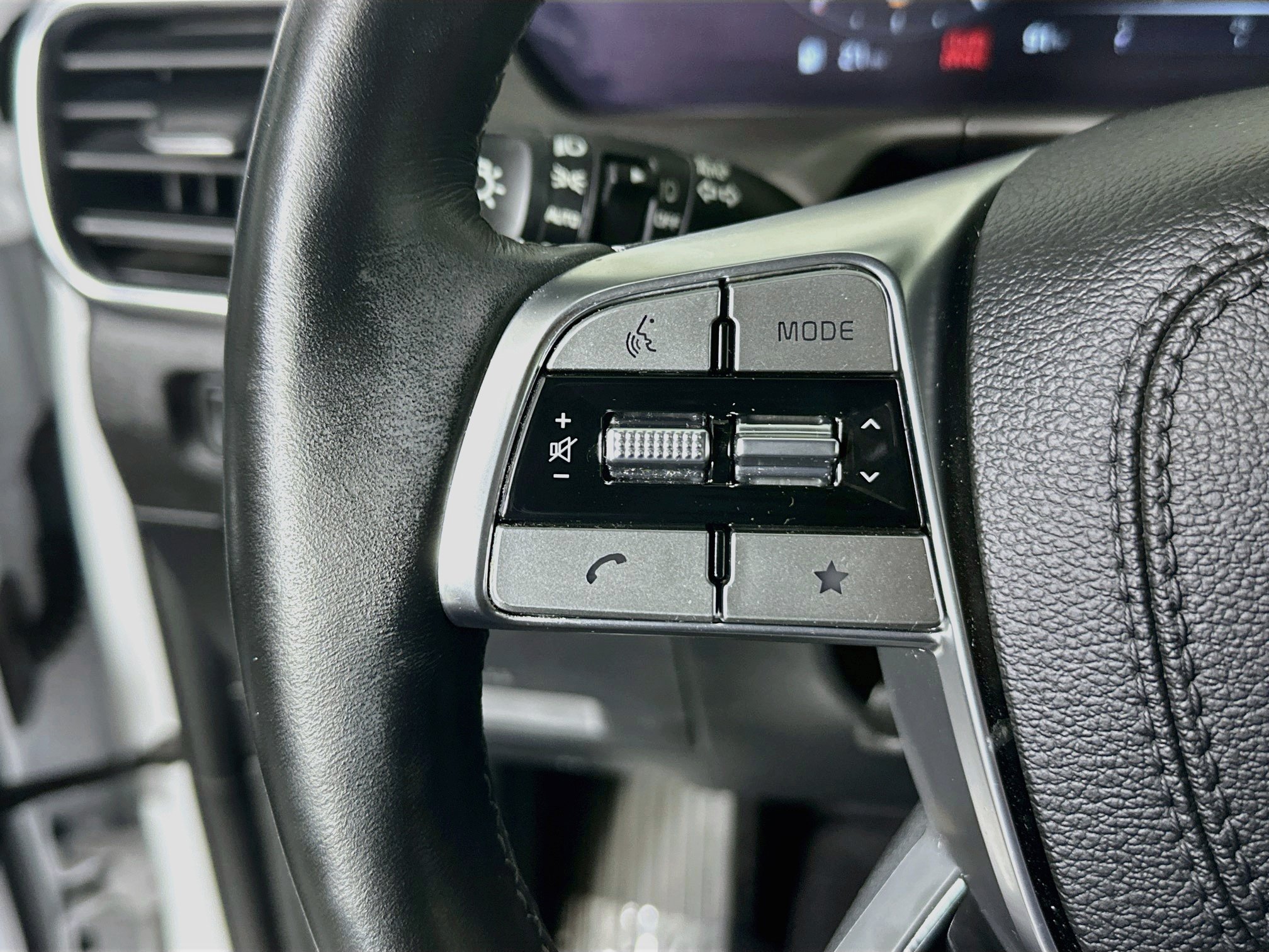 Used 2023 Kia Telluride SX X-Pro AWD/4WD image 16