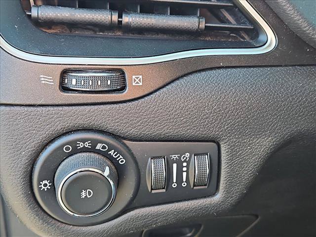 Used 2019 Jeep Cherokee Trailhawk w/ Cold Weather Group AWD/4WD image 11