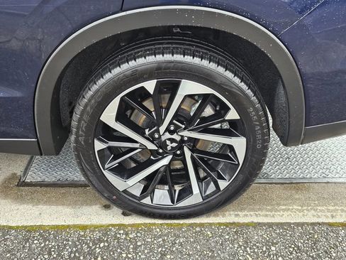 Used 2024 Mitsubishi Outlander SE AWD/4WD image 9