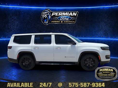 Used 2023 Jeep Wagoneer Series II AWD/4WD image 5