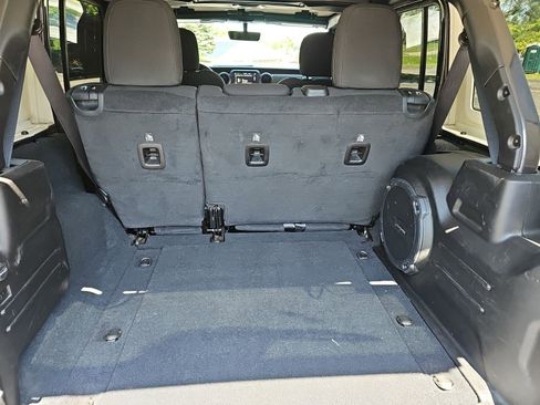 Used 2022 Jeep Wrangler Unlimited Sport AWD/4WD image 18