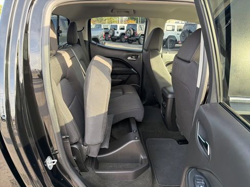 Used 2016 Chevrolet Colorado LT w/ LT Convenience Package image 18