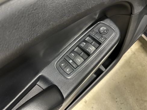 Used 2015 Chrysler 300 Limited w/ Driver Convenience Group AWD/4WD image 15