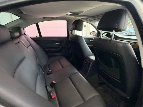 Used 2006 BMW 330i Sedan RWD image 12