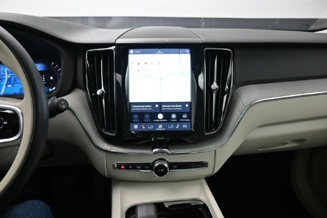 Used 2024 Volvo XC60 B5 Plus w/ Protection Package Premier AWD/4WD image 13