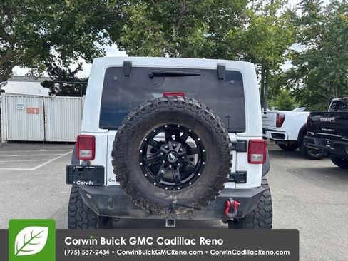 Used 2016 Jeep Wrangler Unlimited Sahara w/ Connectivity Group AWD/4WD image 5
