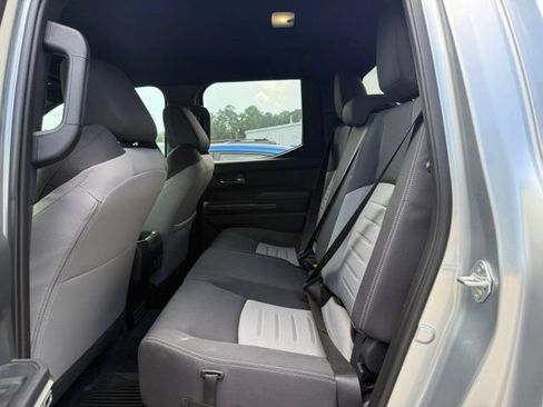 Used 2025 Toyota Tacoma TRD Sport AWD/4WD image 5